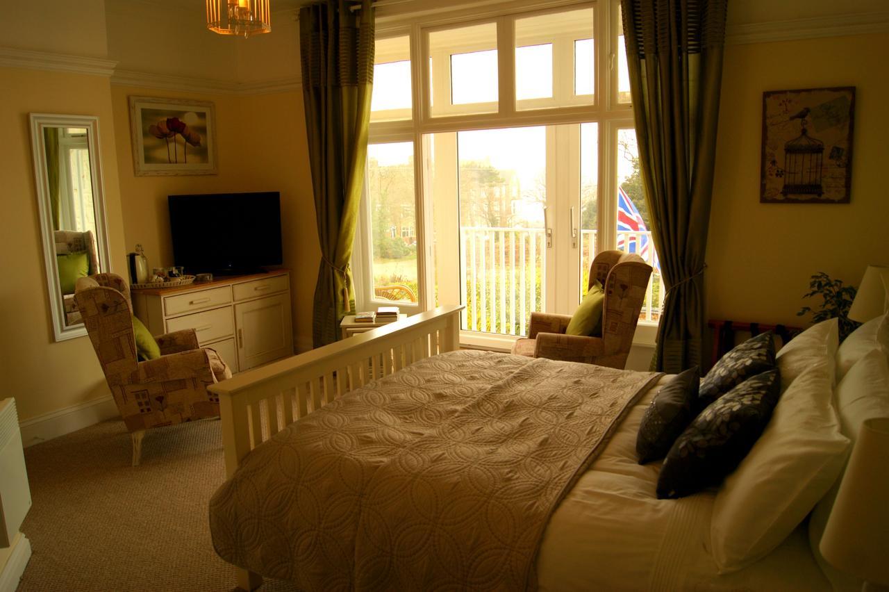 Sunset Guest House Hunstanton Exterior foto A bedroom at the hotel